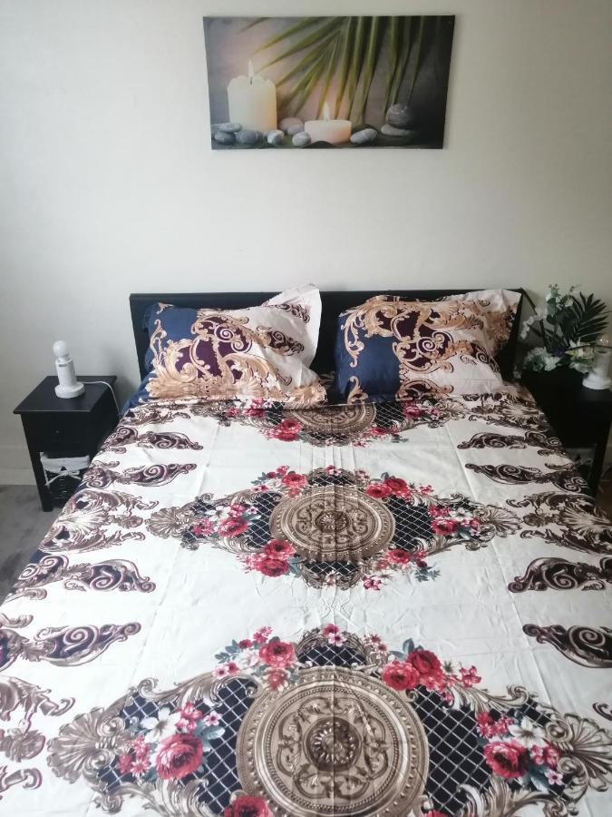 Chambre Dans Appartement A Niort Extérieur photo
