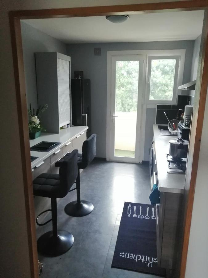 Chambre Dans Appartement A Niort Extérieur photo